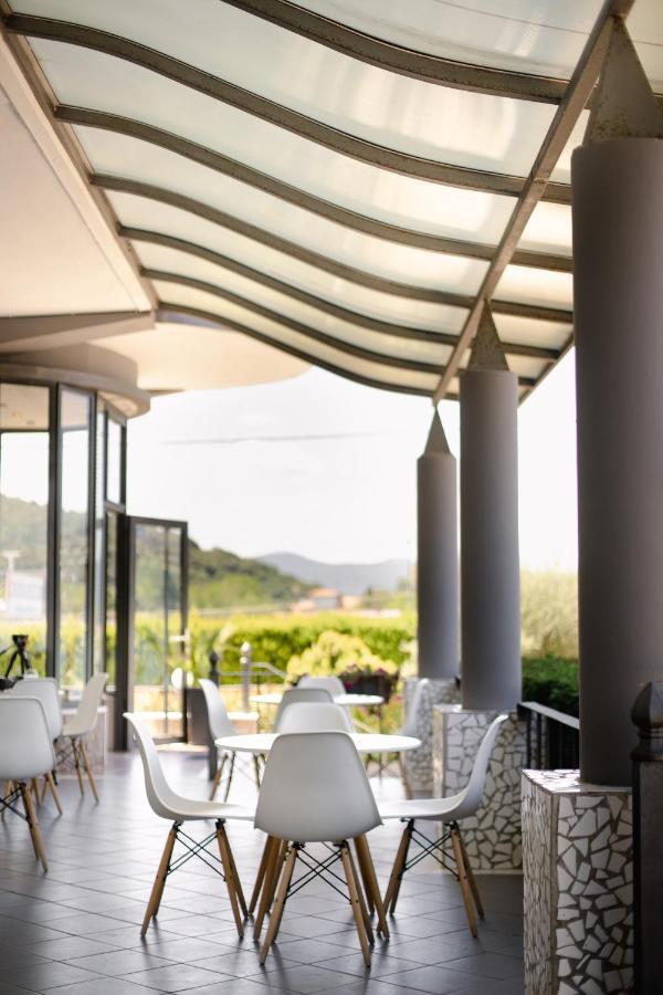 Calma Beach Hotel 스타브로스 외부 사진