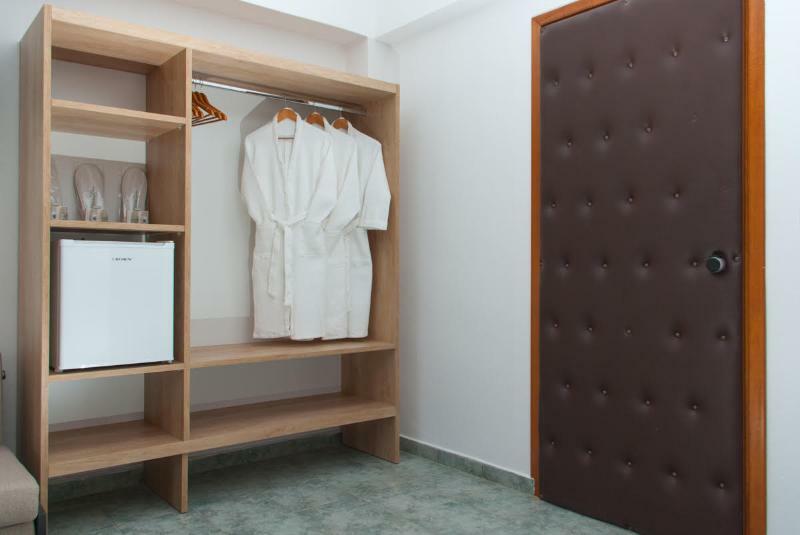 Calma Beach Hotel 스타브로스 외부 사진